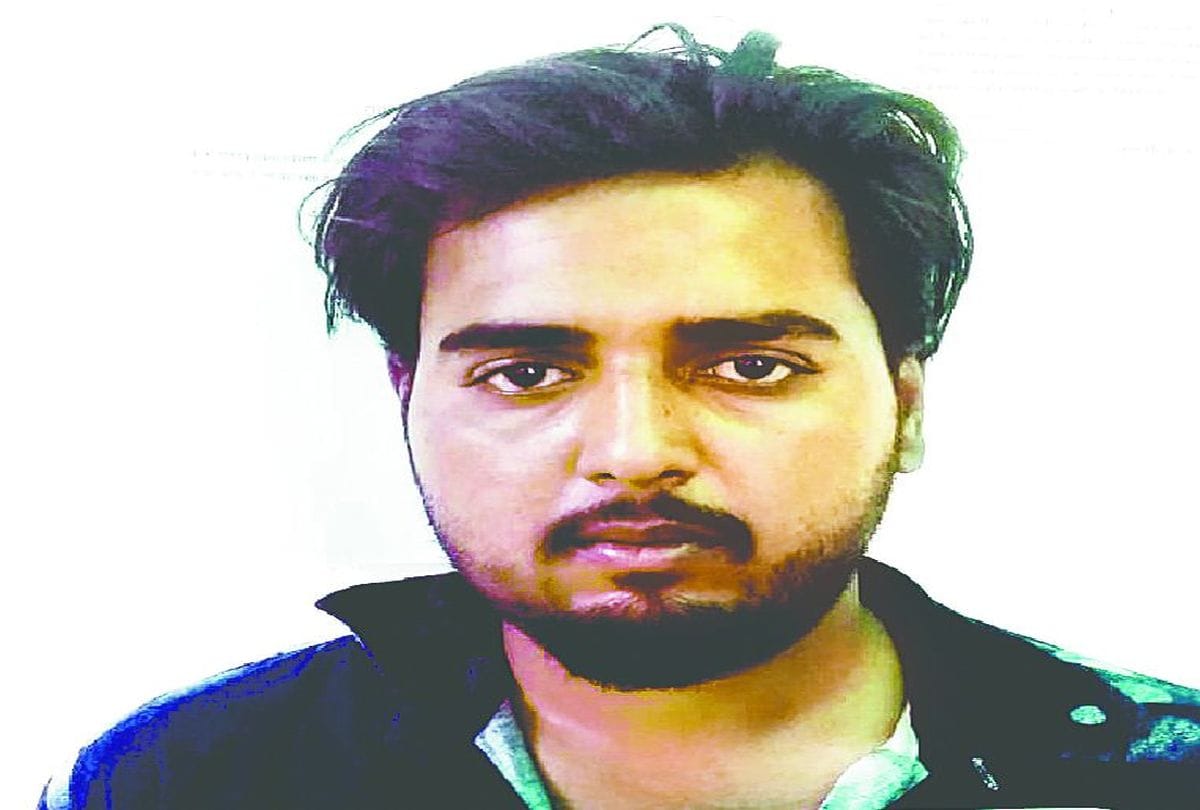 young man arrested for fraud on name of job in airlnes