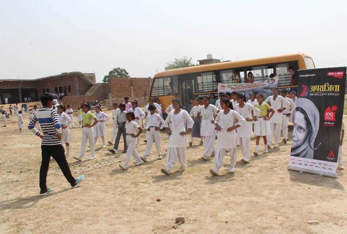 Yash Pubic School girls get training of self defence