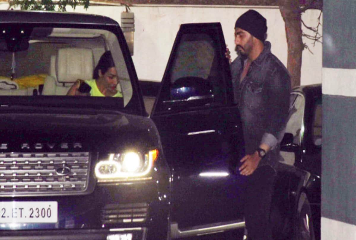 Malaika Arora reached Maheep Kapoor  birthday party with Arjun Kapoor