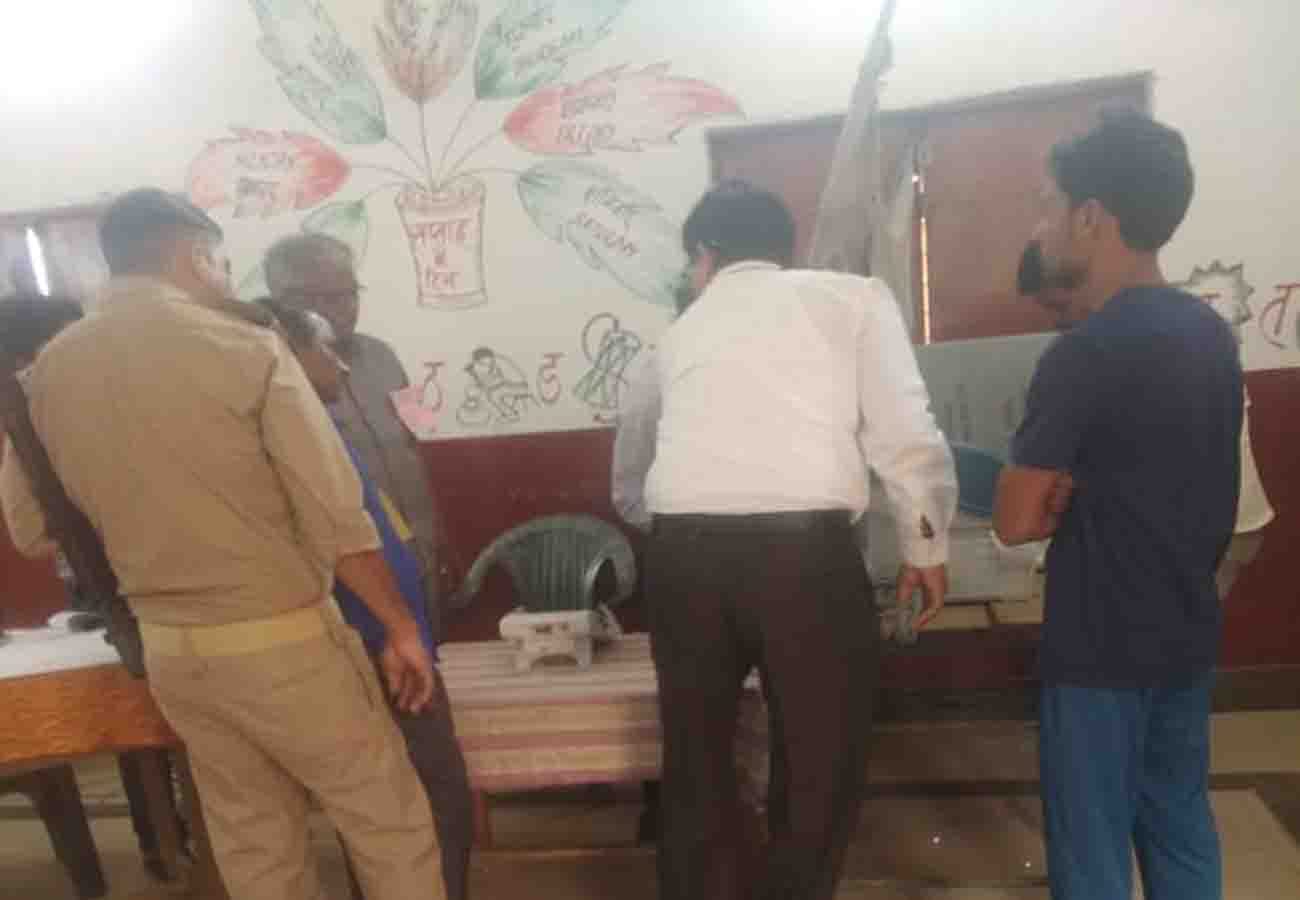 Complaints of malfunction in EVM lok sabha elcetion 2019