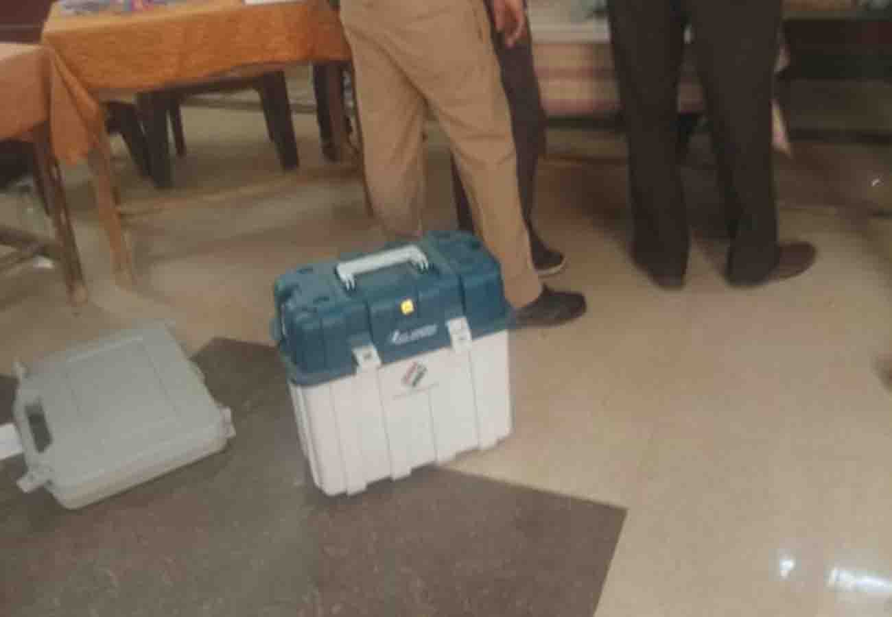 Complaints of malfunction in EVM lok sabha elcetion 2019