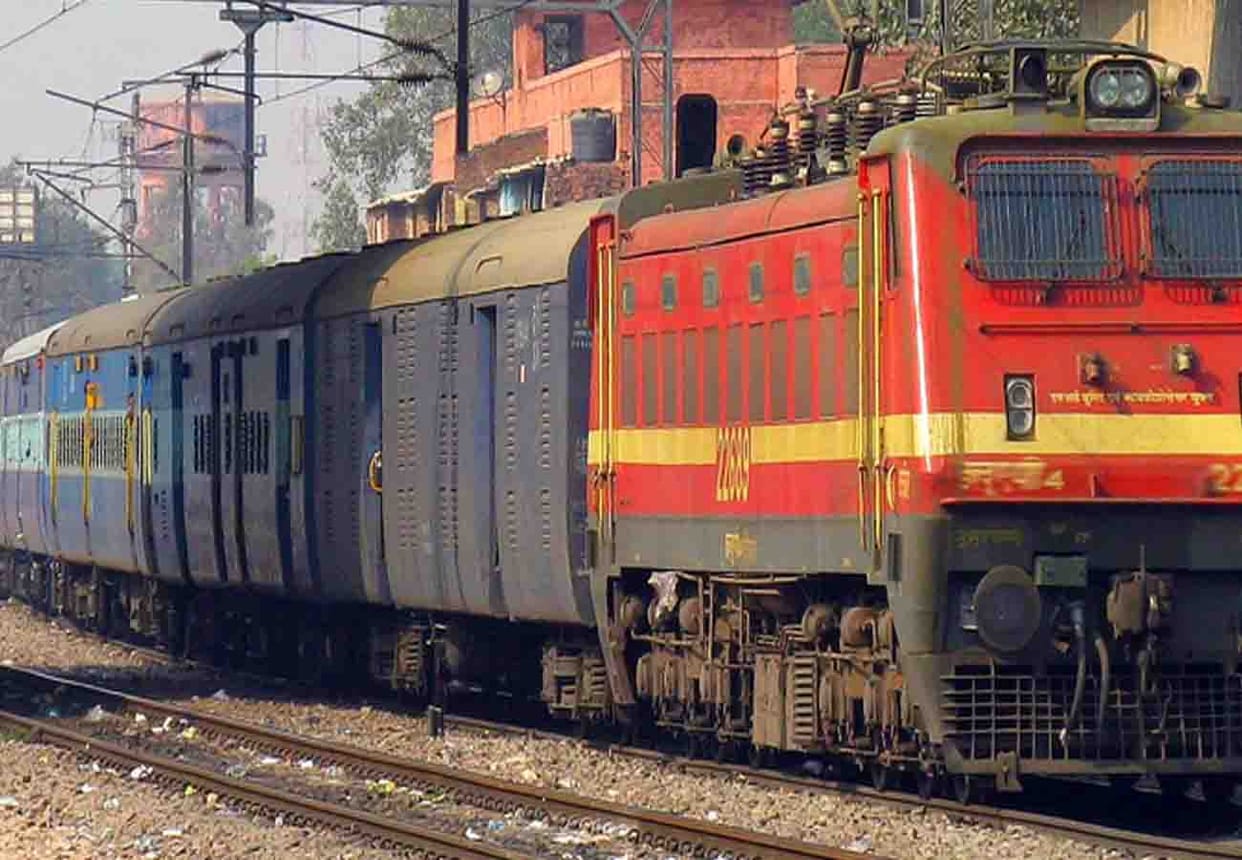 Smoke coming out of nandan kanan express Porter's Sensiblity stop accident