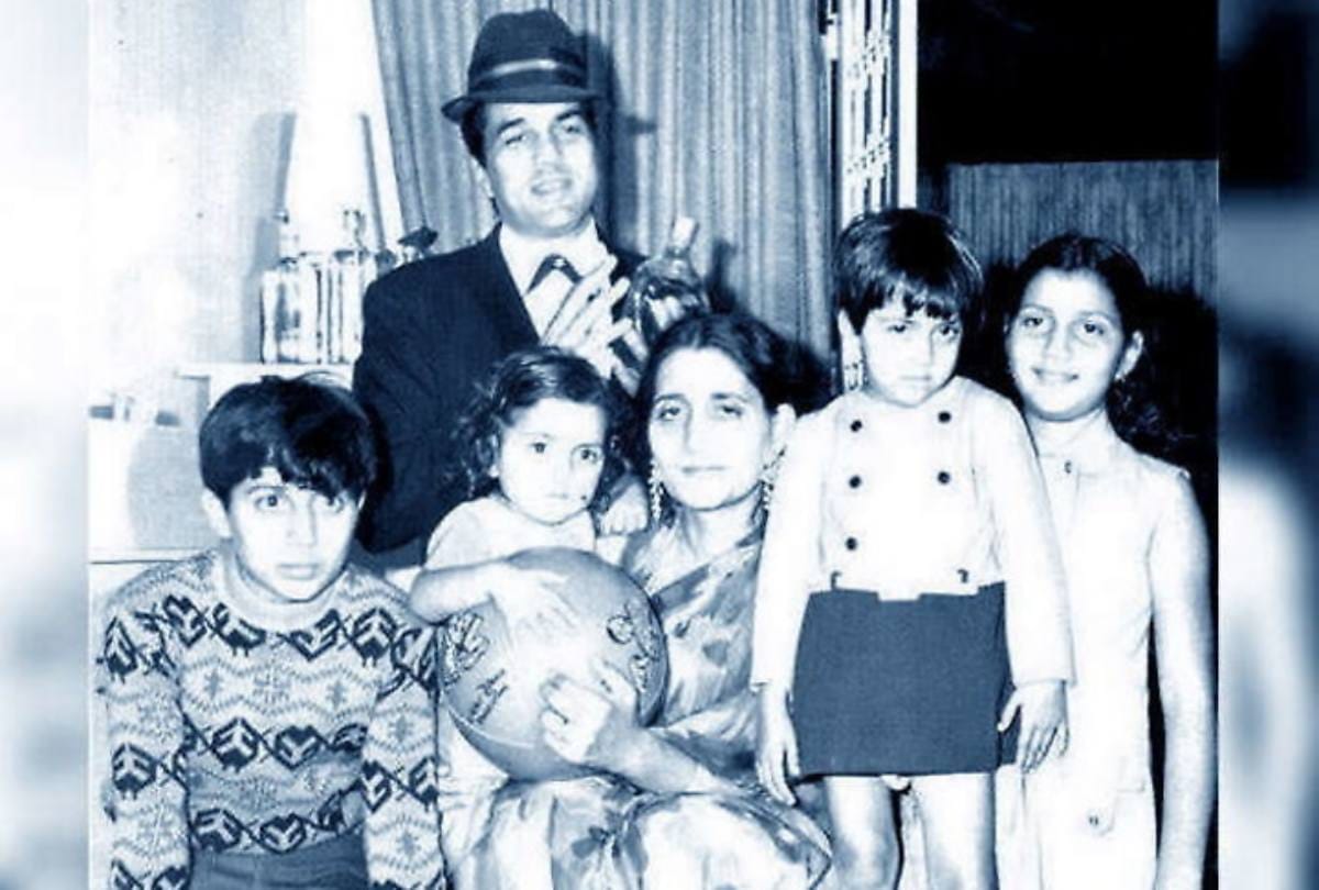 dharmendra share photo with his rakhi sister on rakshabandhan