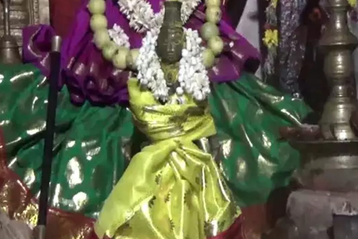 700 year old idol of Dhroupathi Amman found concealed in wall of an old house