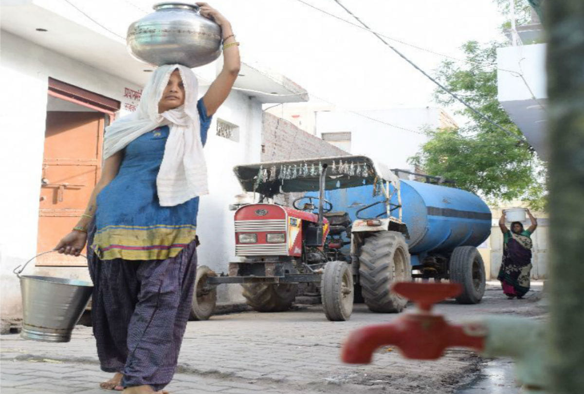 people pay money for drinking water in agra