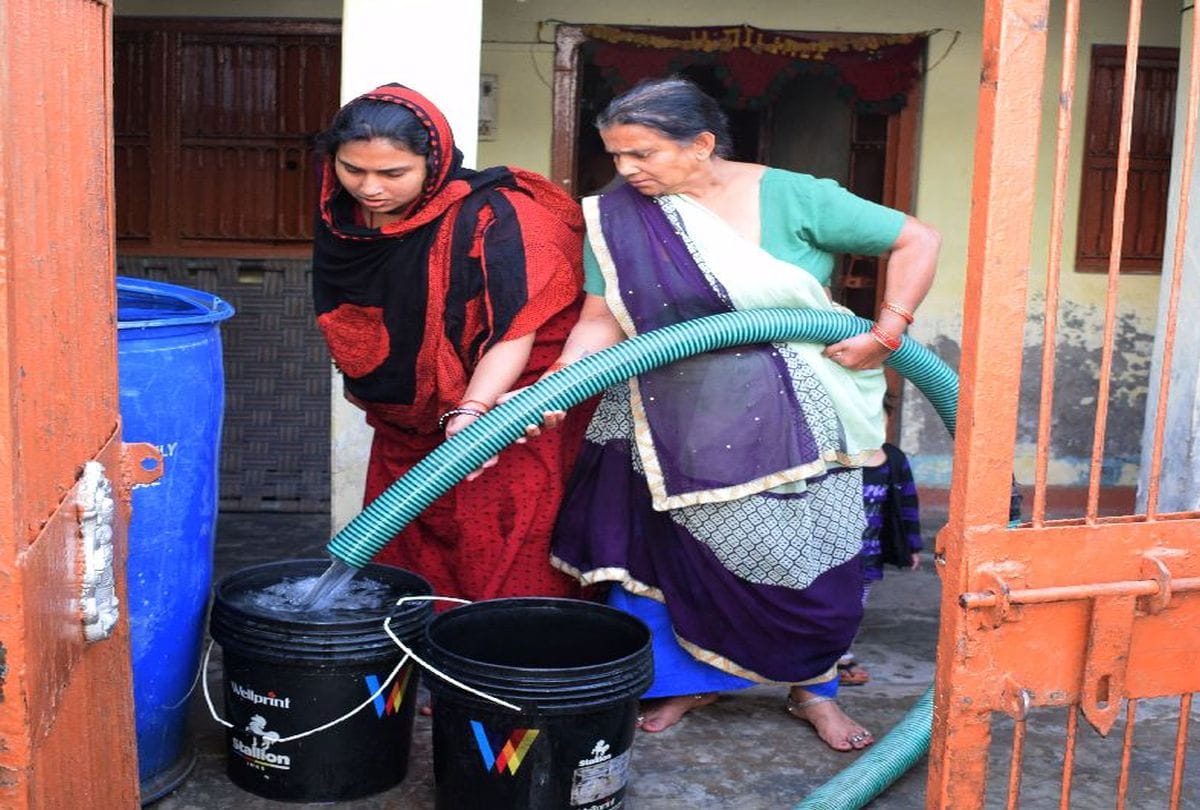 people pay money for drinking water in agra