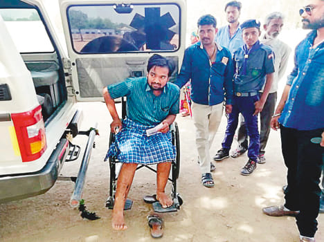 Voted youth wounded by booth from Ambulance