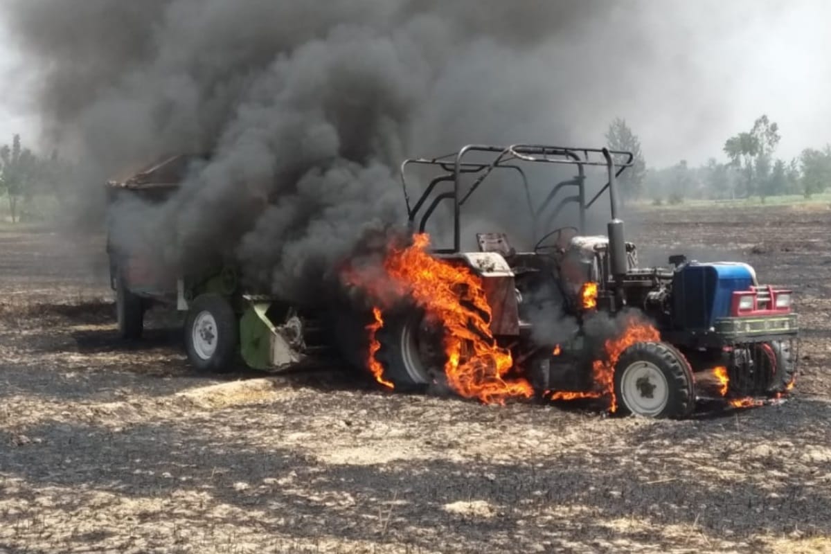 fire in tractor and threshing machine during wheat threshing in Muzaffarnagar
