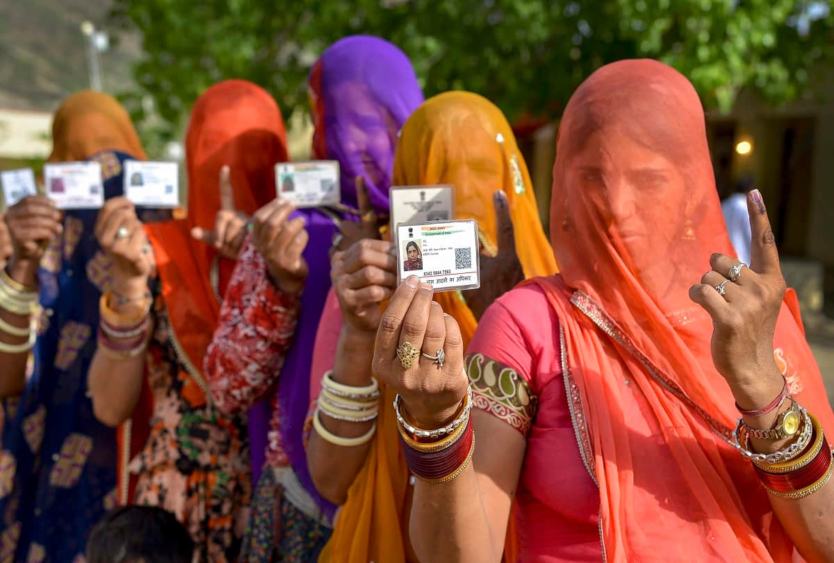 Lok Sabha Chunav 2019: Voters show different colours of democracy during fourth phase of elections