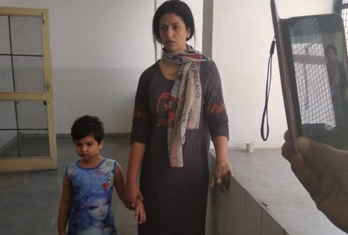 cricketer mohammed shami wife hasin jahan arrested from her amroha house, here is reason