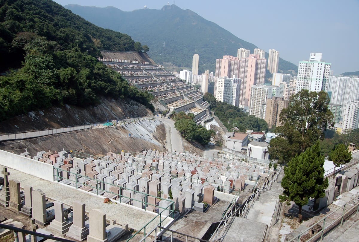 No more land space even for the dead in Hong Kong, See Picture