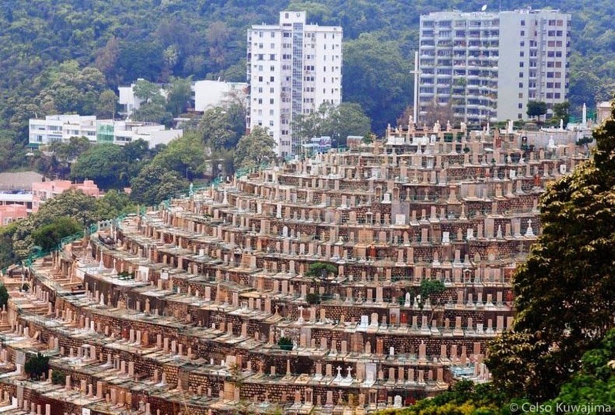 No more land space even for the dead in Hong Kong, See Picture
