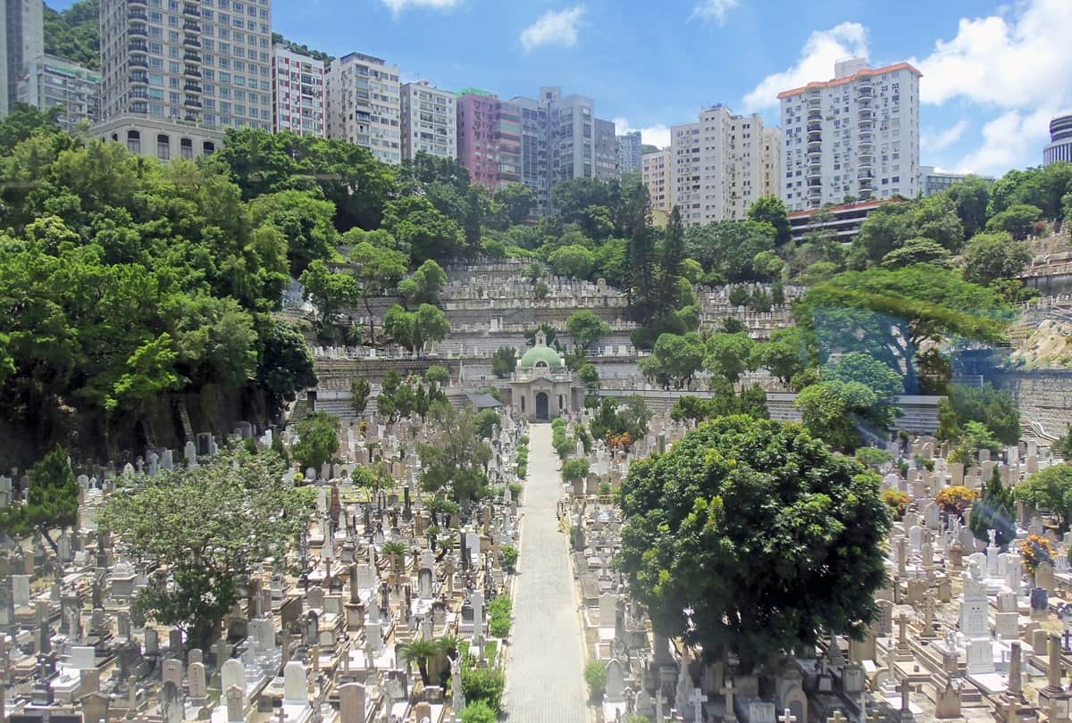 No more land space even for the dead in Hong Kong, See Picture
