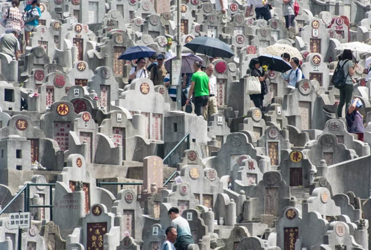 No more land space even for the dead in Hong Kong, See Picture