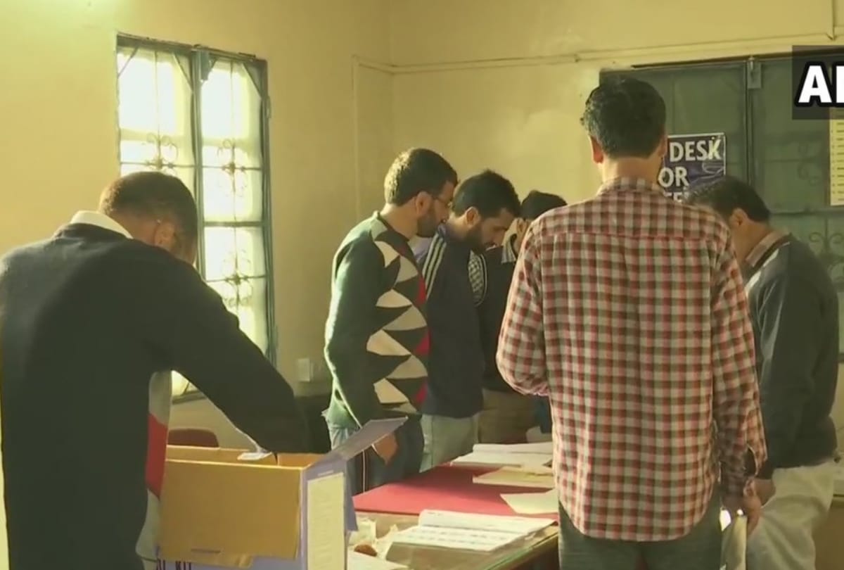 lok sabha election 2019: latest photos of fourth phase elections in jammu Anantnag lok sabha seat