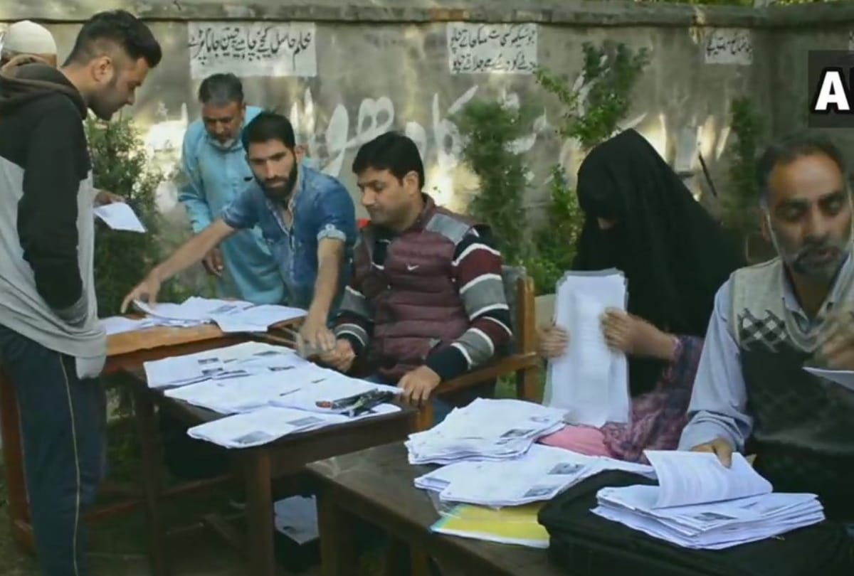 lok sabha election 2019: latest photos of fourth phase elections in jammu Anantnag lok sabha seat