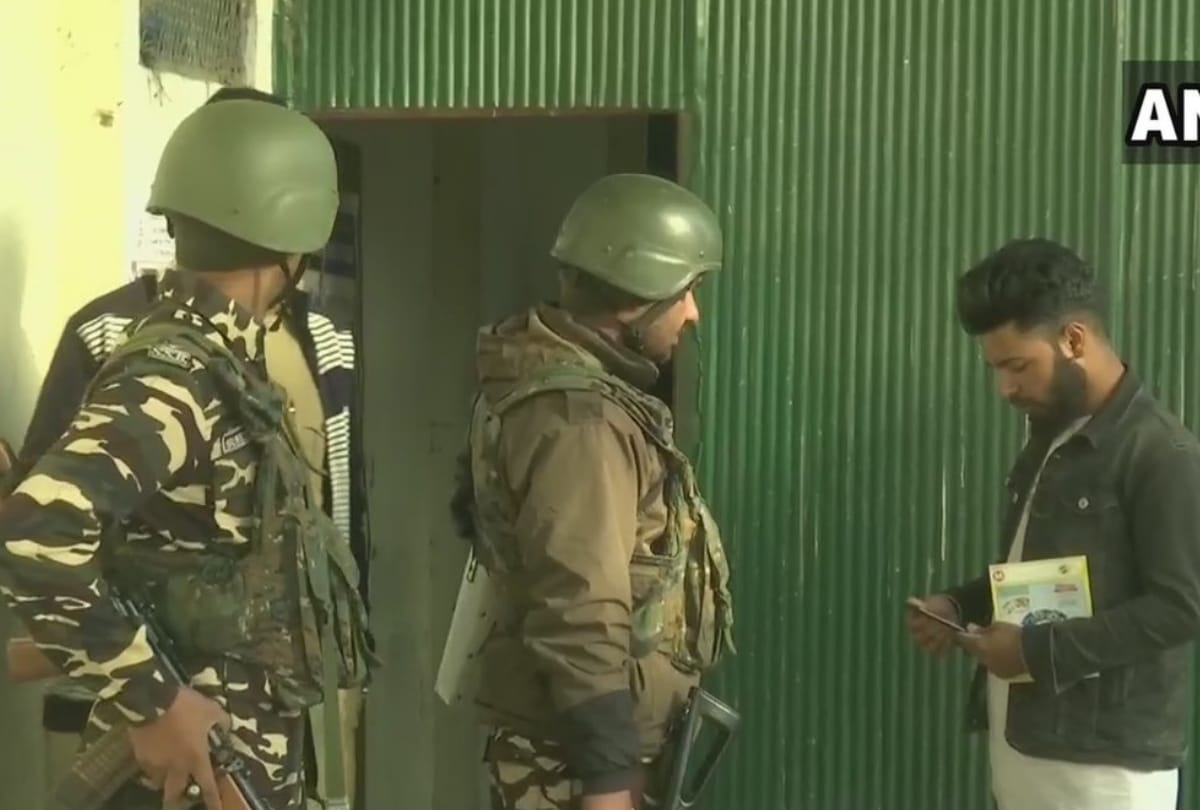 lok sabha election 2019: latest photos of fourth phase elections in jammu Anantnag lok sabha seat