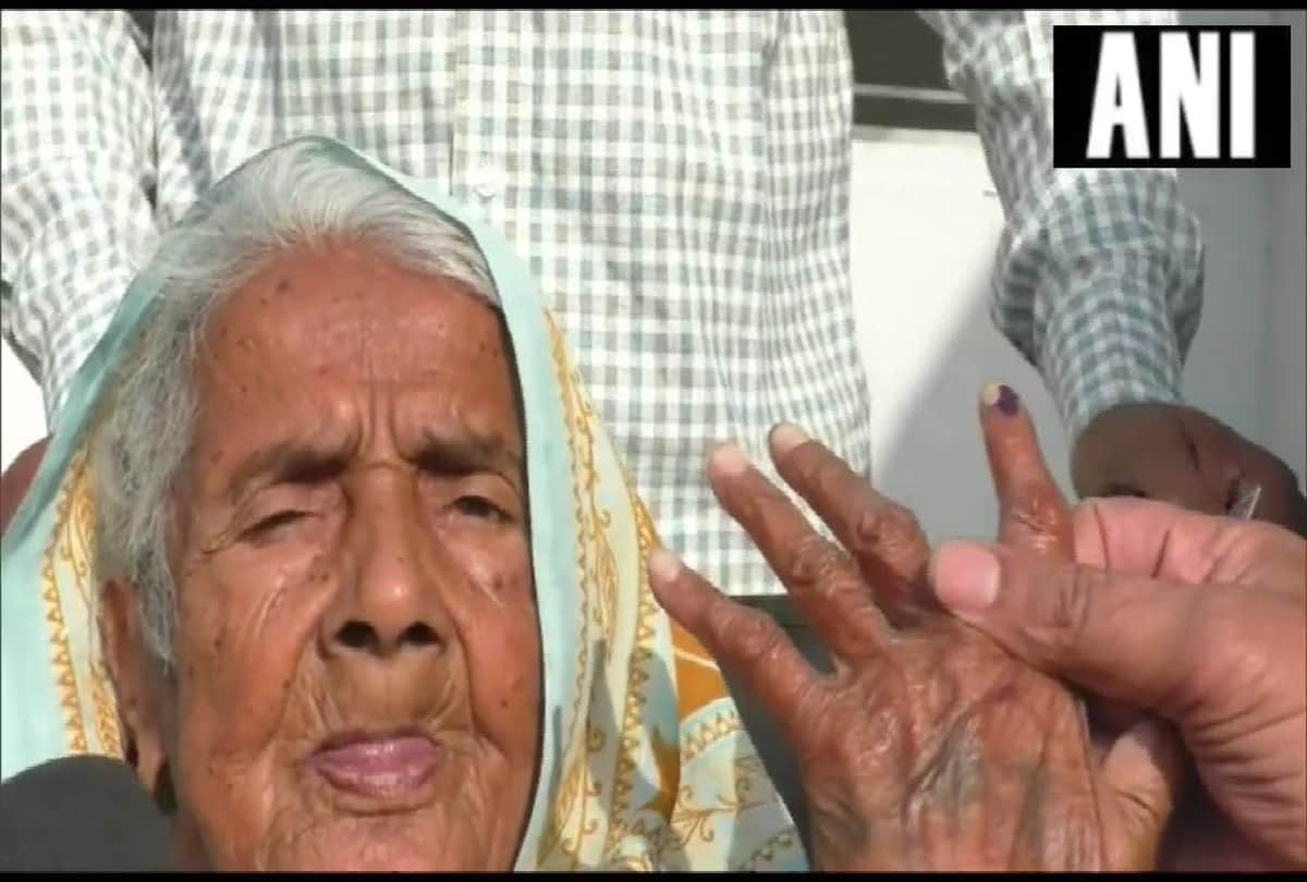Lok Sabha Chunav 2019: Voters show different colours of democracy during fourth phase of elections