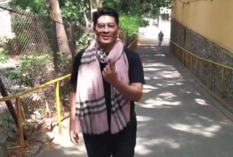 lok sabha election 2019 kareena to these bollywood celebrities casts vote