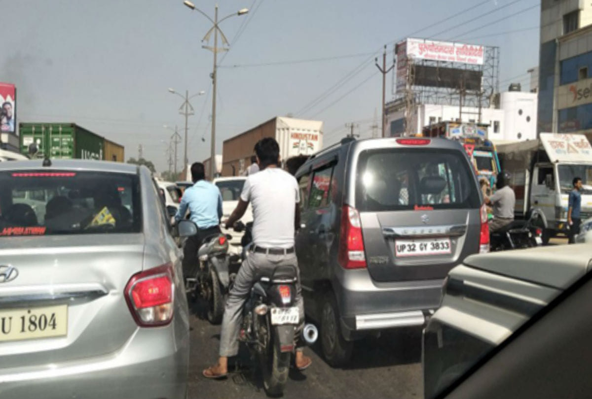 heavy jam will be put on mg road agra due to nominations