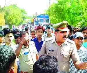 Labour died in Factory, agitation