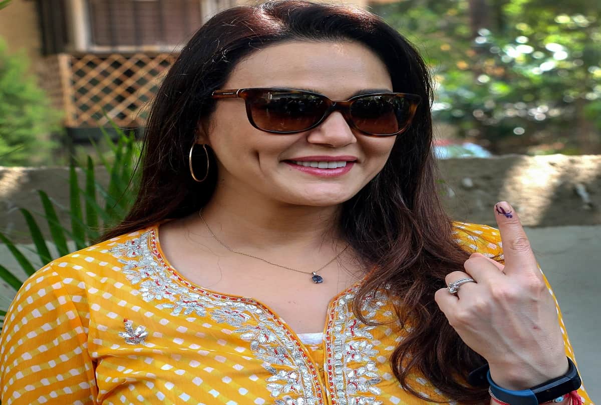 Preity Zinta Viral tweet saying her dog saves her life from drowing