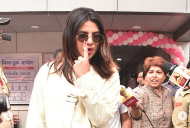 loksabha election 2019 rekha to priyanka chopra casts vote