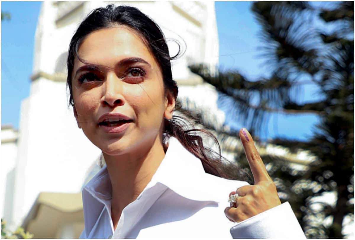 Lok sabha chunav 2019 Bollywood stars Sanjay dutt,Priyanka chopra to Ranbir kapoor cast their vote