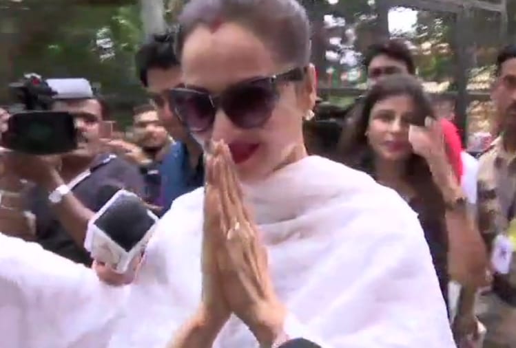 loksabha election 2019 rekha to priyanka chopra casts vote
