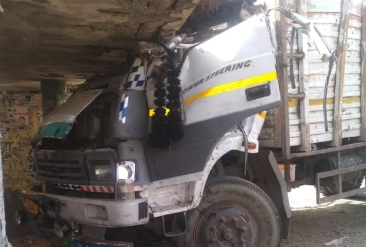 Three people died in road accident in Fatehabad of Haryana