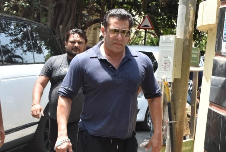 lok sabha election 2019 ranbir singh and salman khan casts vote