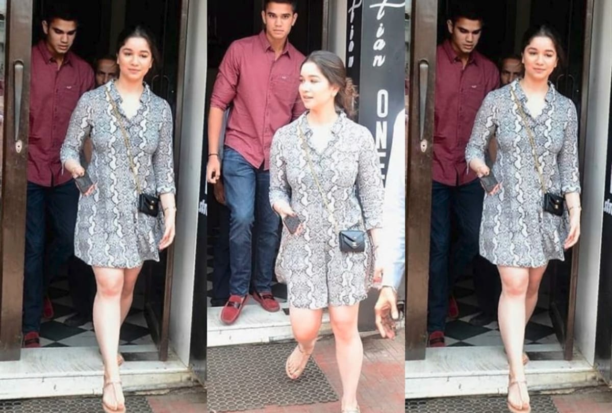 Sara tendulkar looks gorgeous in monochrome mini dress on lunch date with brother Arjun