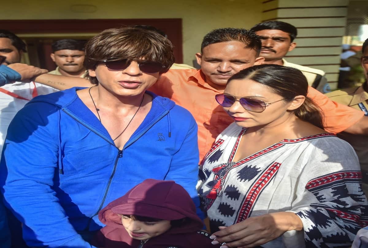 Lok sabha chunav 2019 Bollywood stars Sanjay dutt,Priyanka chopra to Ranbir kapoor cast their vote