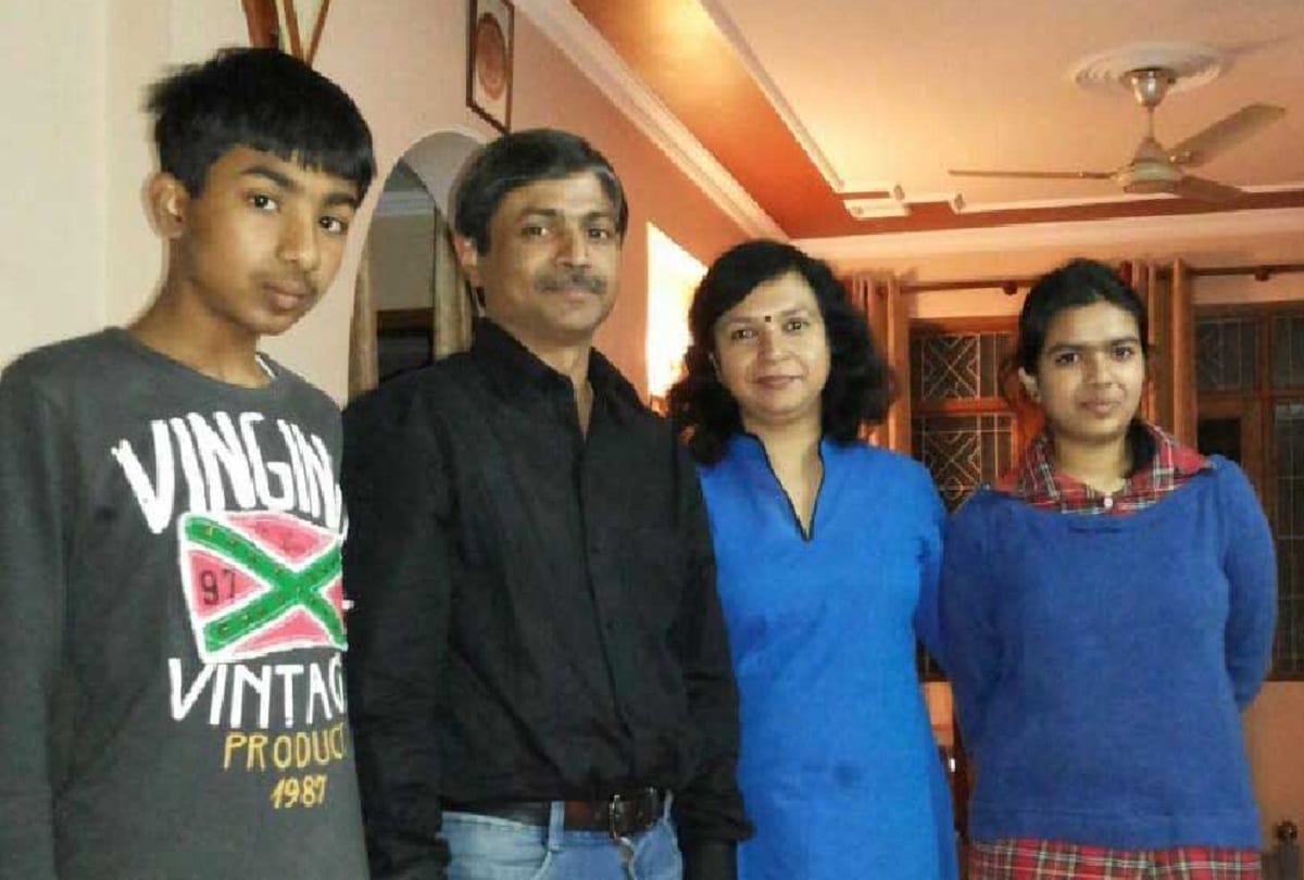 Delhi Shubham Srivastava turned up top of JEE Main-2019