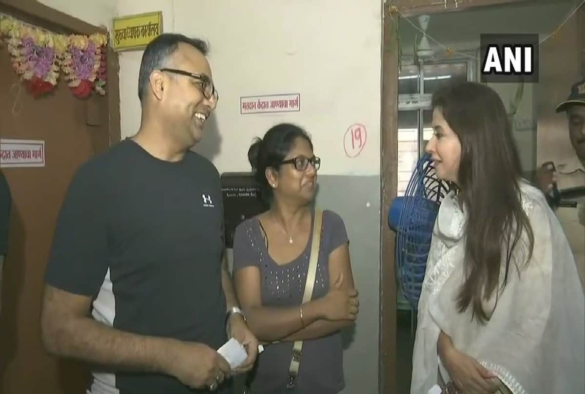 Lok Sabha Chunav 2019 Voting Live: fourth Phase 9 States, 71 Seats, Big Faces cast vote