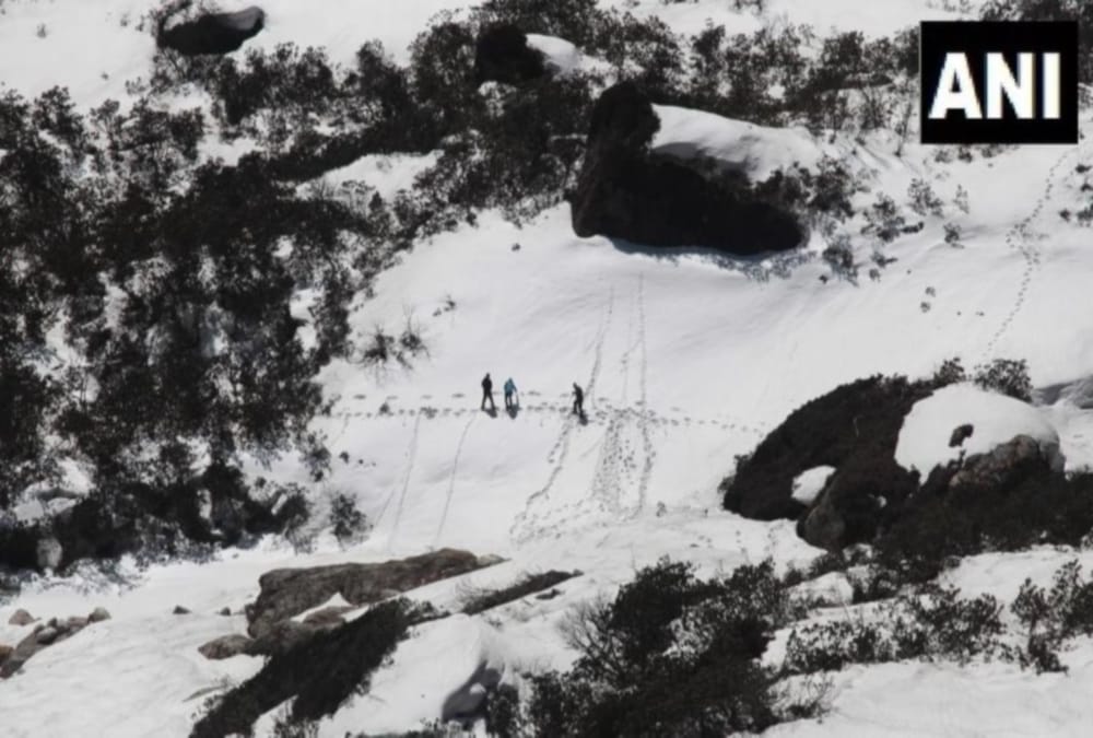 Snow Man yeti footprints in Himalaya Mystery Mountaineer told all truth