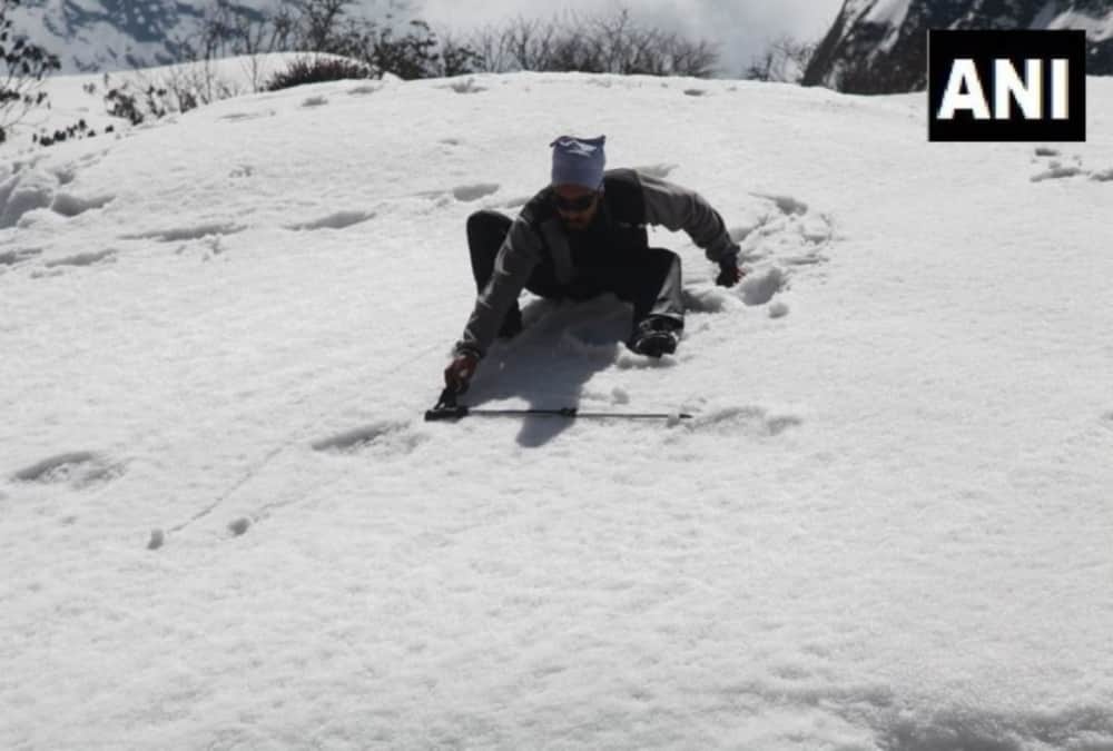 Snow Man yeti footprints in Himalaya Mystery Mountaineer told all truth