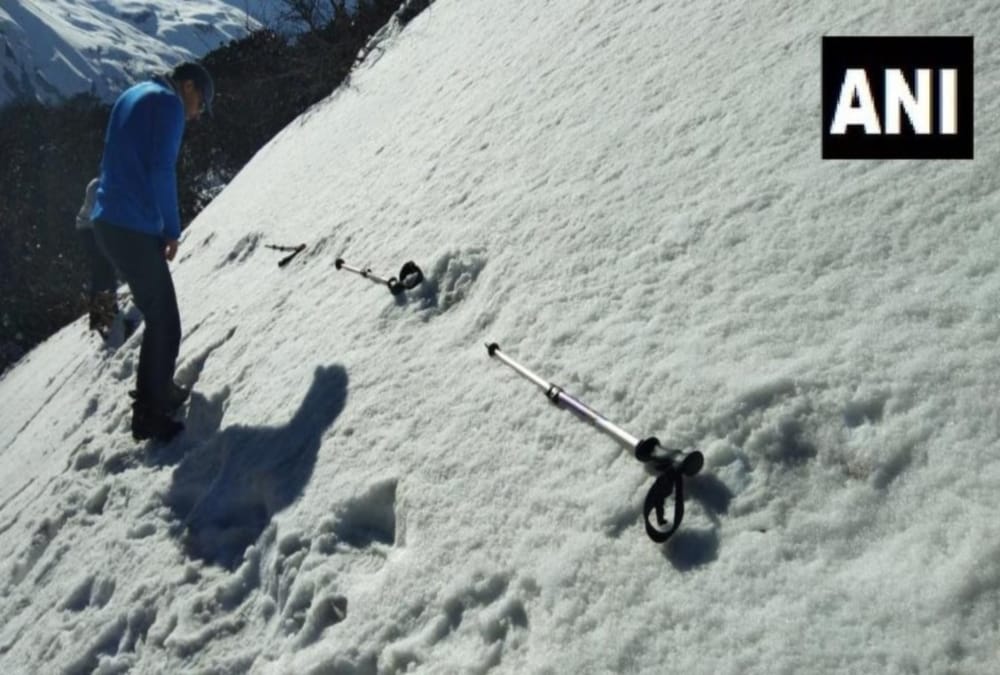 Snow Man yeti footprints in Himalaya Mystery Mountaineer told all truth