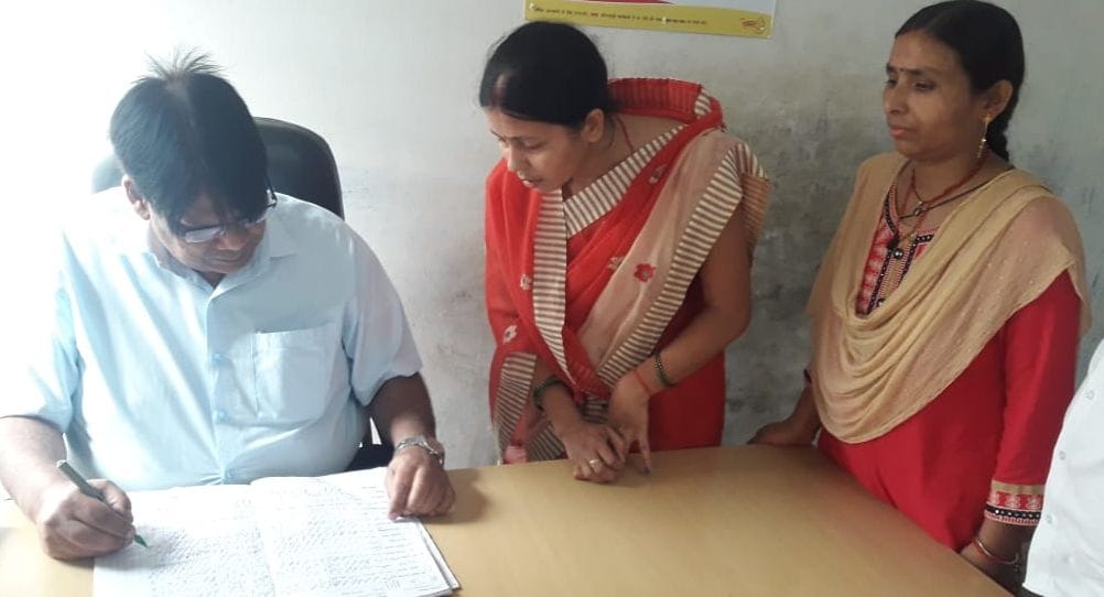 50 कर्मचारी गैर हाजिर, बंद मिला खामपार पीएचसी