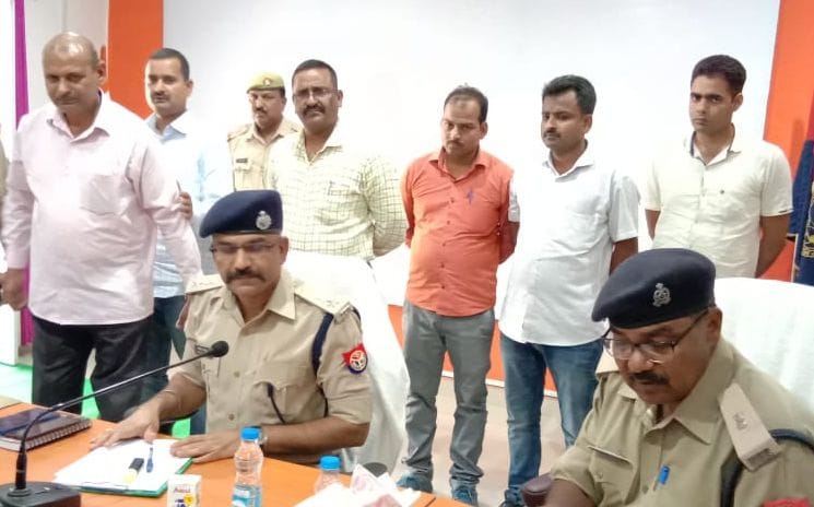 पति और भांजे ने मिलकर की थी हत्या