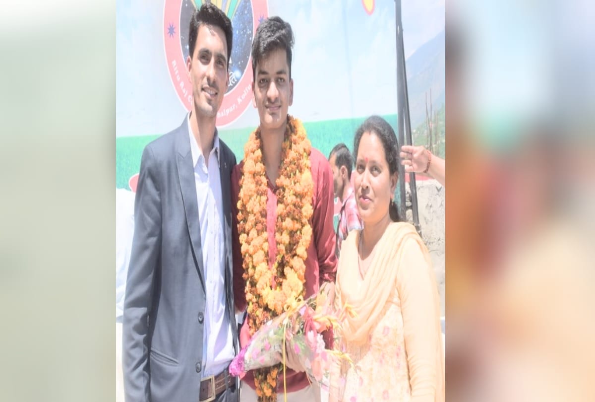 himachal 12th topper Anil Thakur passed JEE Main