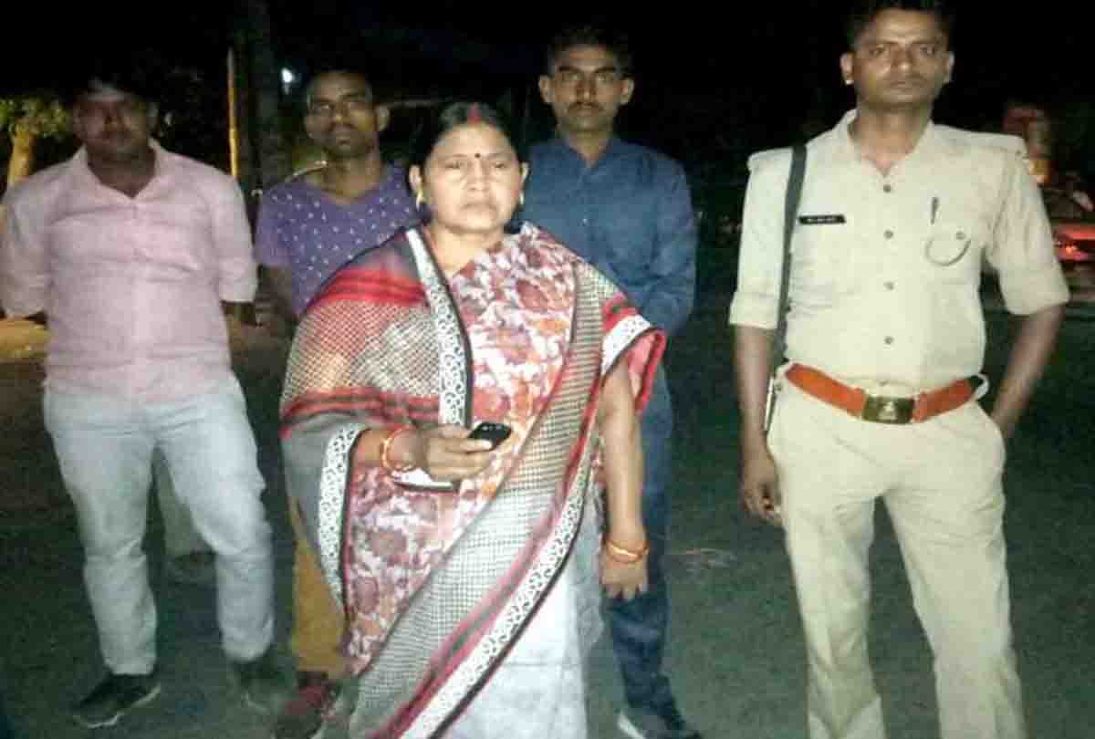 BJP MLA Savitri Katheria stuck in mob