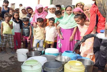 drinking water crisis in islamnagar of agra