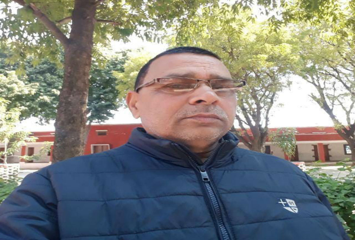 teacher dies in road accident in shikohabad firozabad