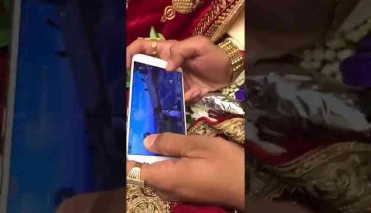 Groom plays pubg game at his wedding,