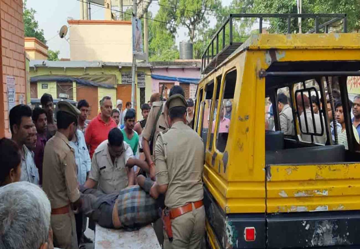 road accident in farrukhabad, three people died and four injured