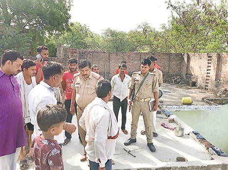BJP leader's house stolen two lakhs