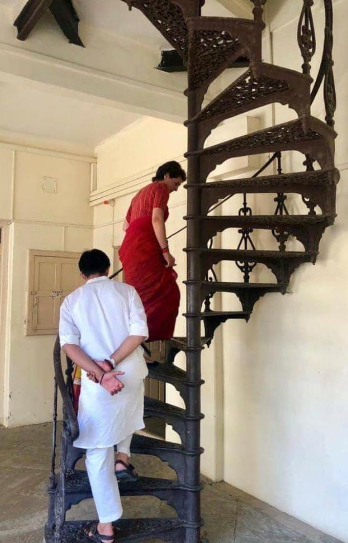 Prayagraj: The distance of Priyanka to the forces put on the forehead