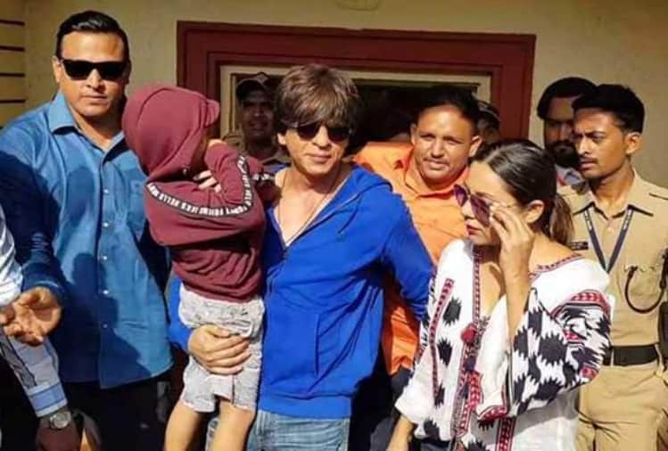 shah rukh khan reveals why he took son abram lok sabha election 2019