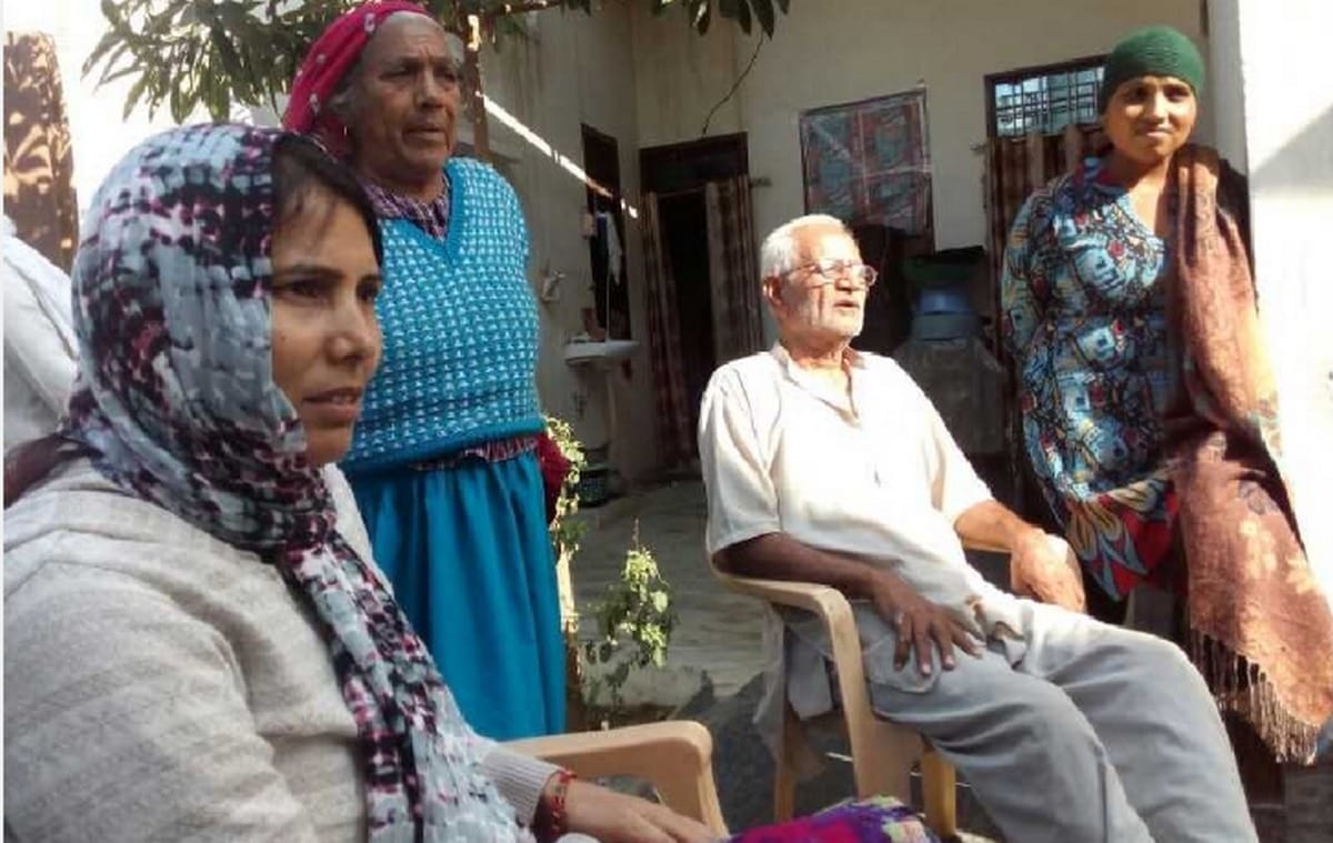Lok sabha Election 2019 : SP candidate tej bahdur family story is very emotional